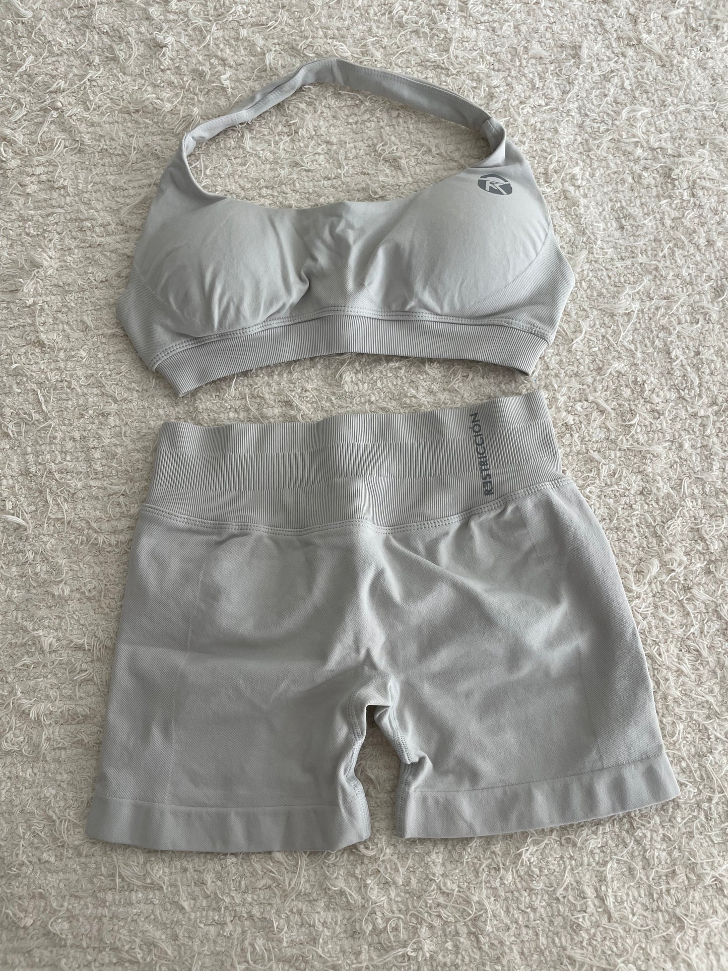 Conjunto scrunch short y top