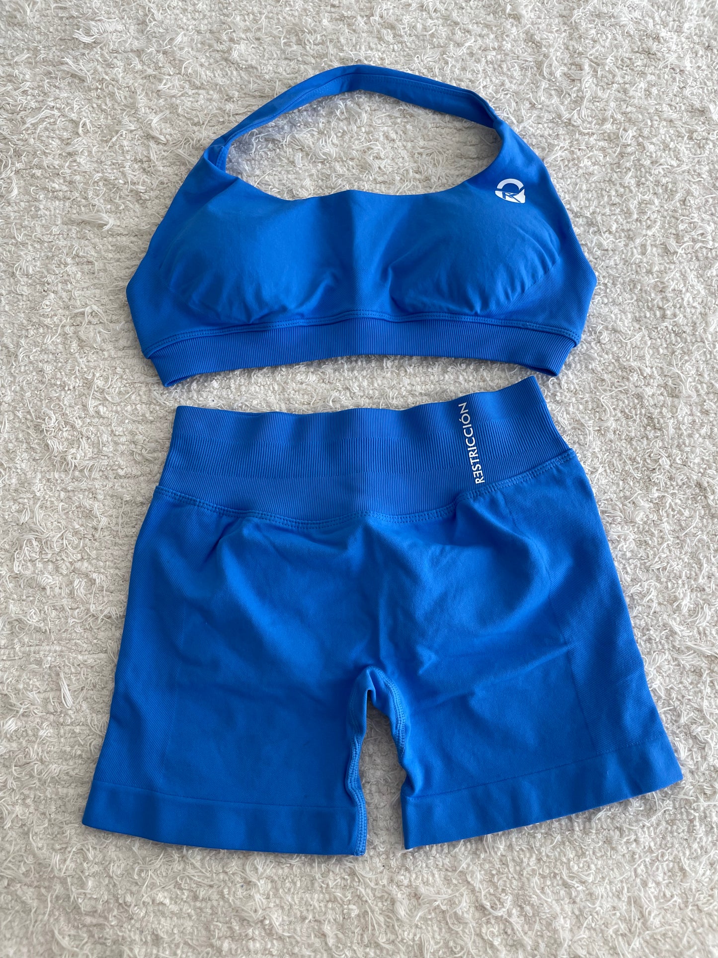 Conjunto scrunch short y top