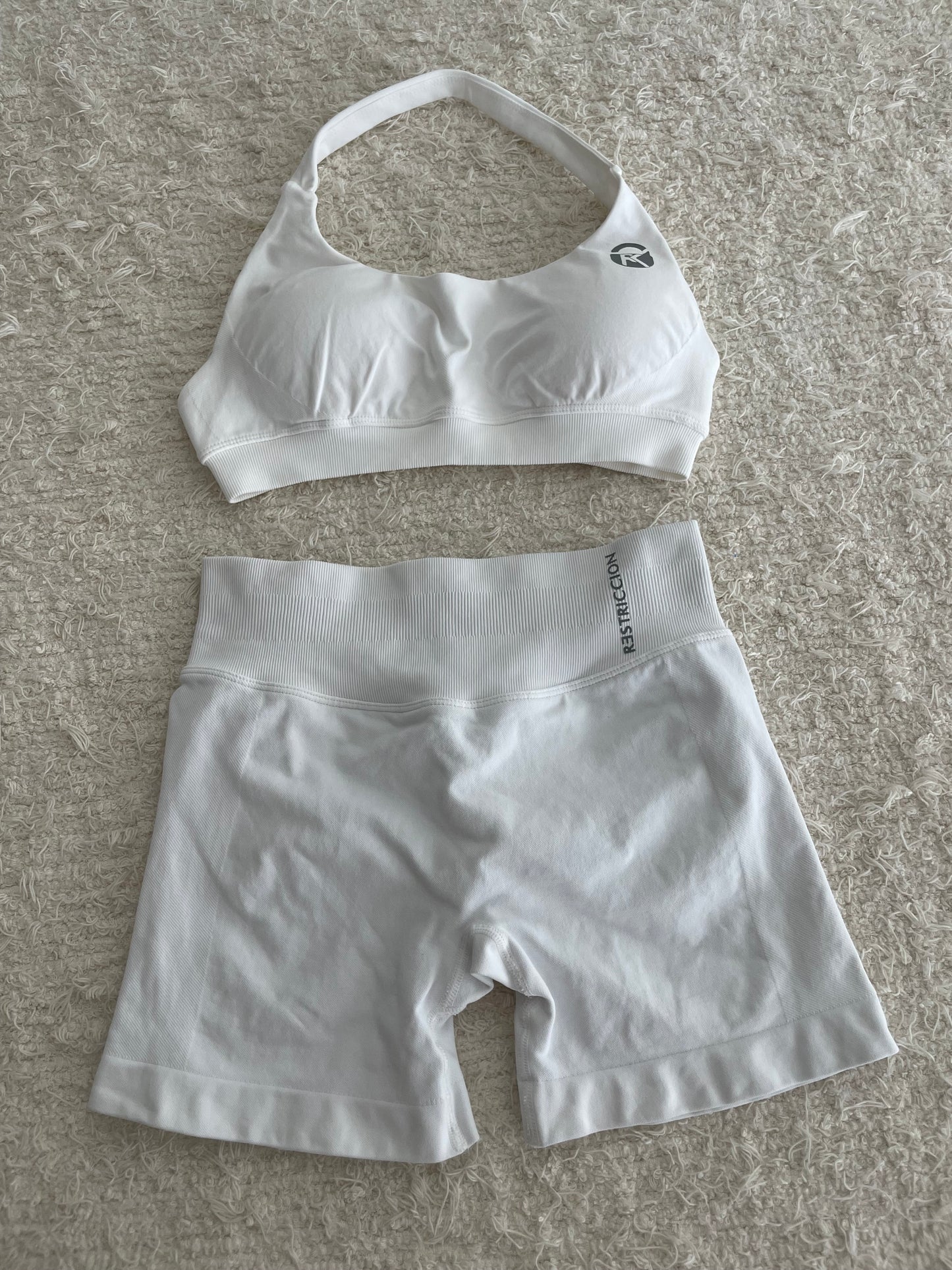 Conjunto scrunch short y top