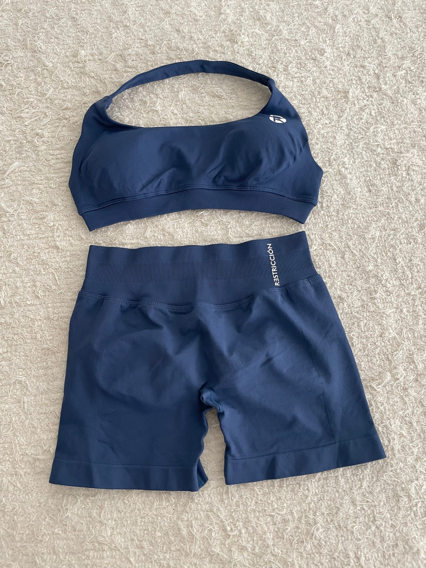 Conjunto scrunch short y top